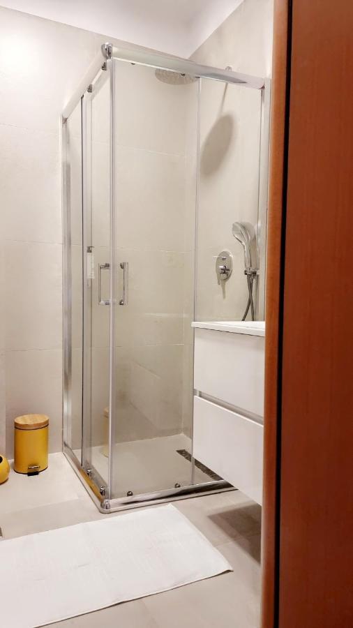 Mina Apartment Тирана Екстер'єр фото