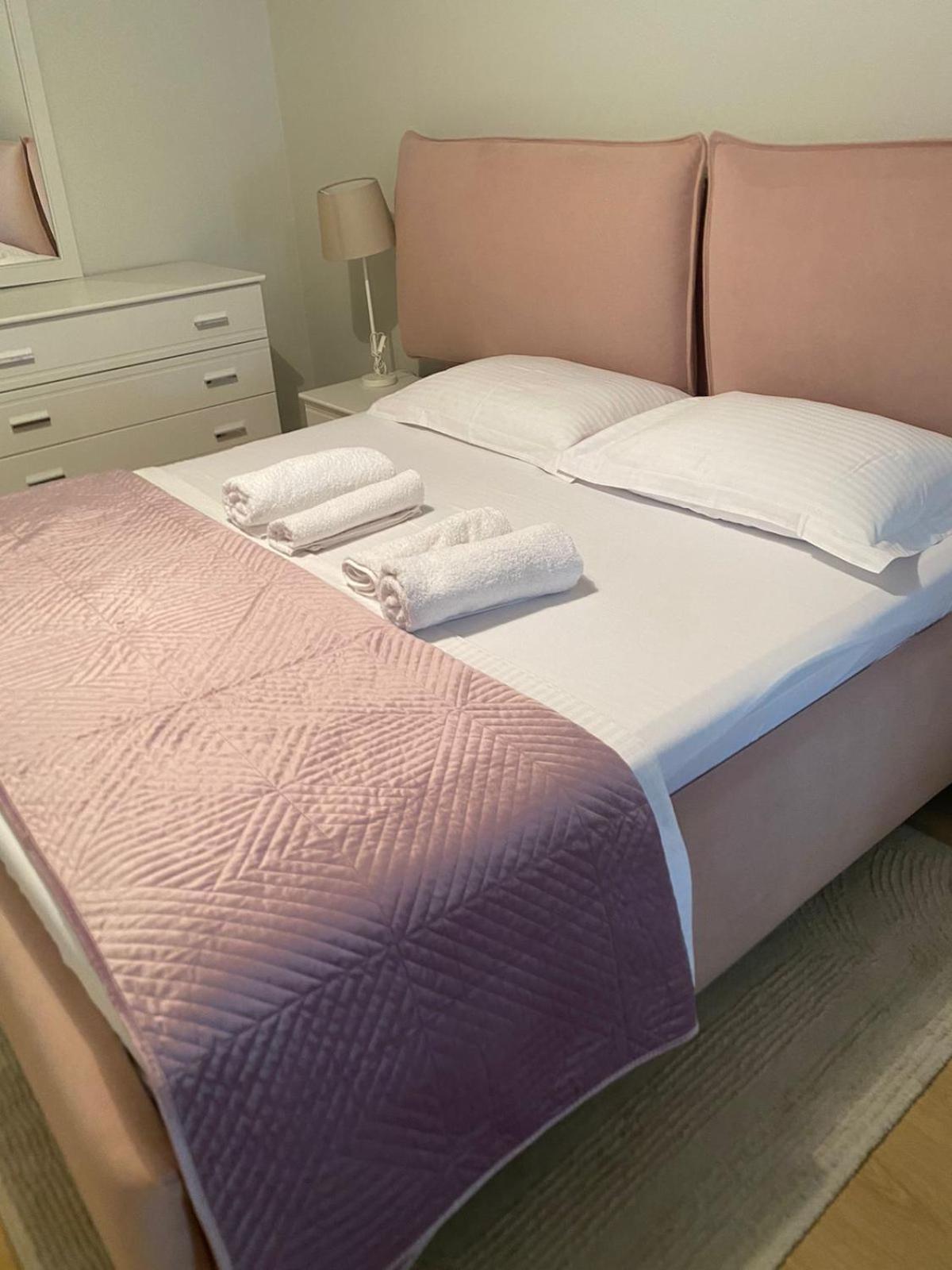 Mina Apartment Тирана Екстер'єр фото